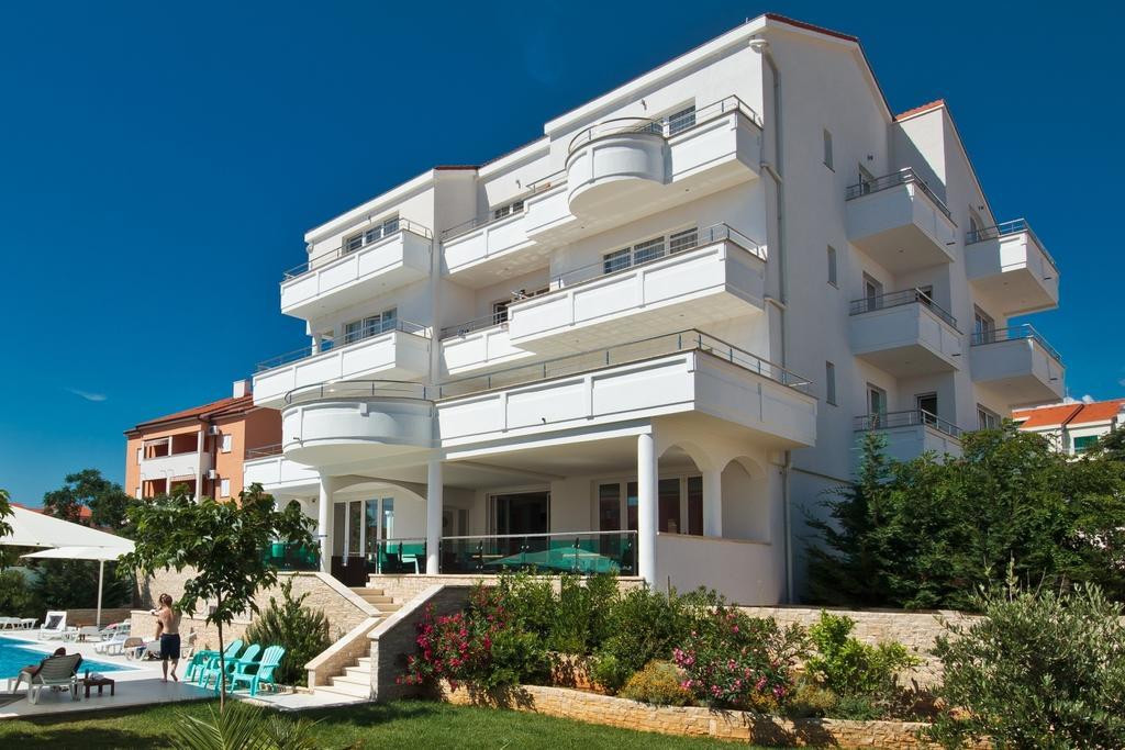 House Novalia Hotel Novalja Exterior foto